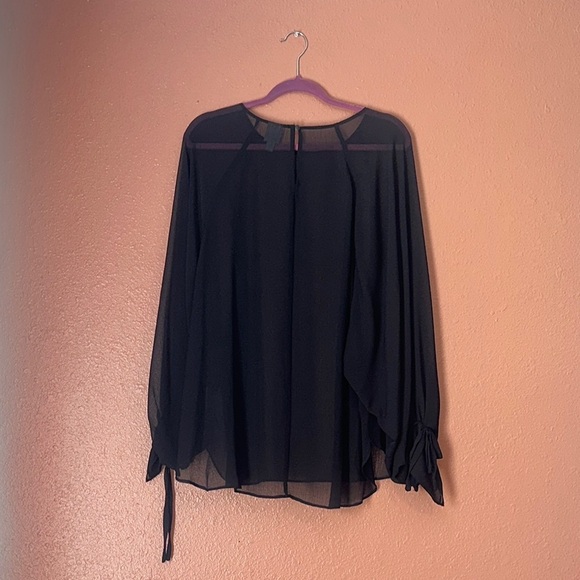 Worthington Blouse - Picture 2 of 2